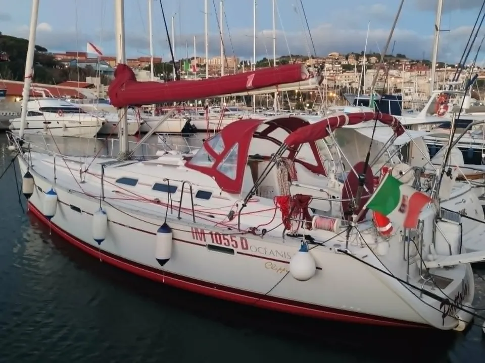 Beneteau Oceanis Clipper 393 exterior view 1