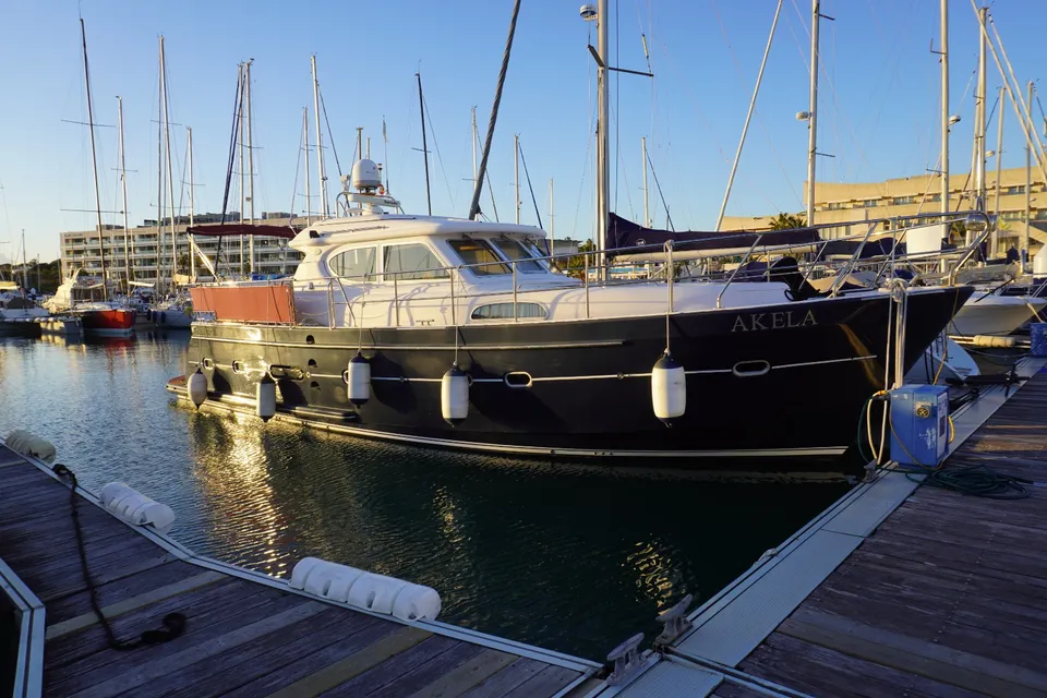 Elling E4 Ultimate exterior view 1