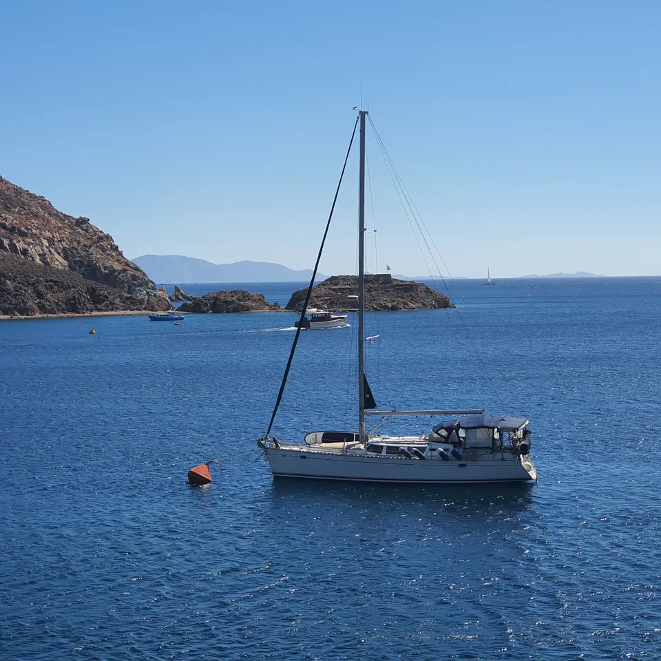 Jeanneau Sun Odyssey 43 DS exterior view 1