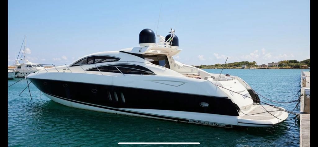Sunseeker Predator 72 brokerage photograph